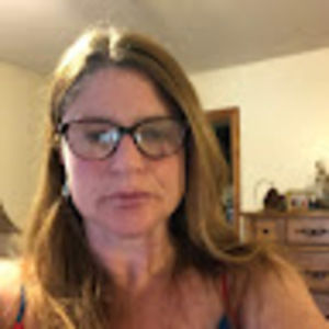 Meet your Posher, Adrianne